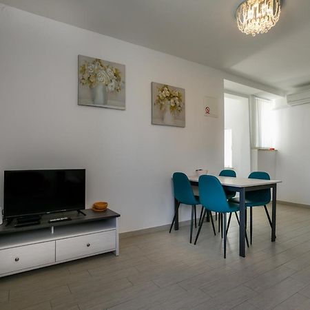 Appartamento Oliva Vrbnik Esterno foto