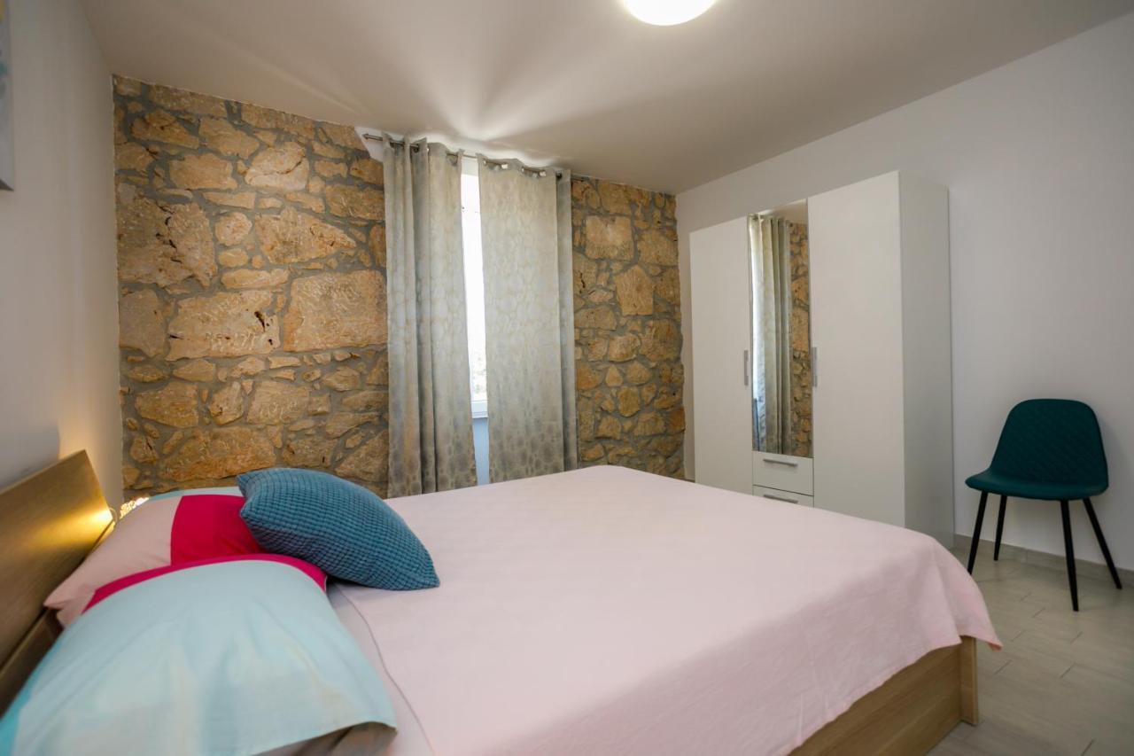 Appartamento Oliva Vrbnik Esterno foto