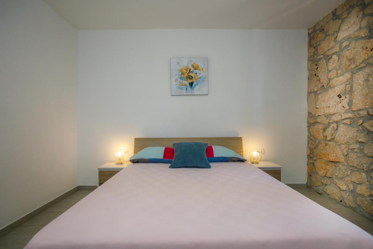 Appartamento Oliva Vrbnik Esterno foto