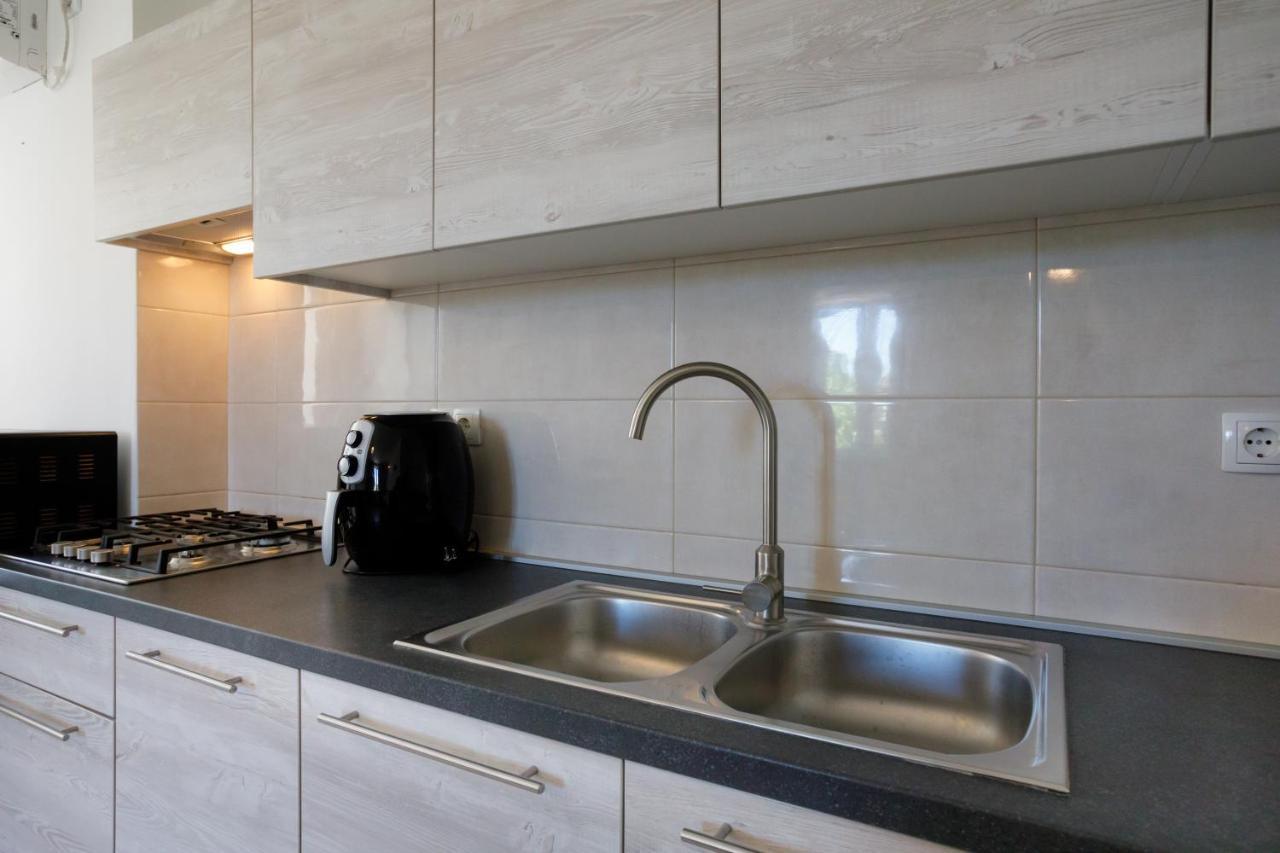 Appartamento Oliva Vrbnik Esterno foto