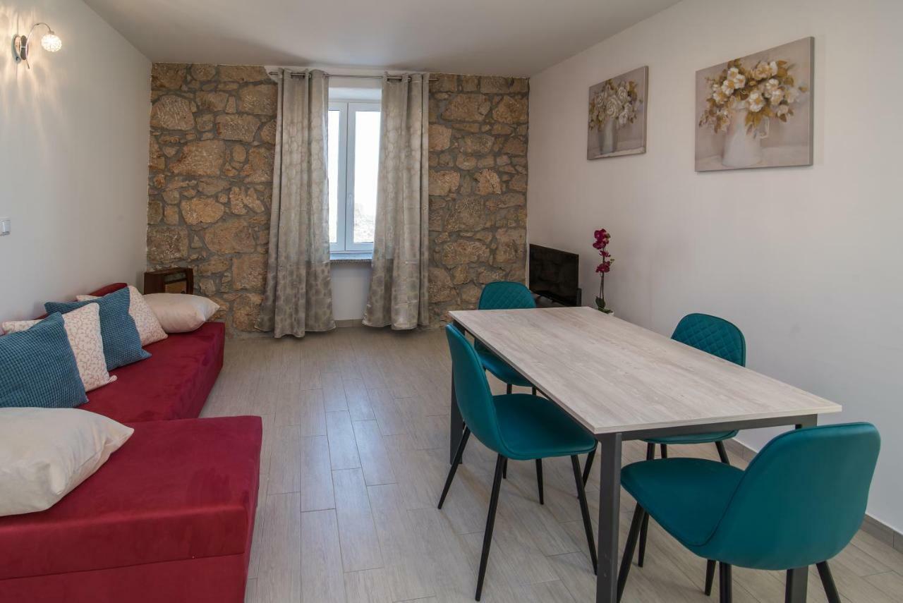 Appartamento Oliva Vrbnik Esterno foto